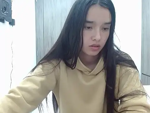Snapshot of _luna_777 chatting on 04/17/26, 10:29 luna 777 online show from 04/17/26, 10:29