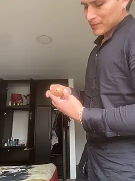 MaxxxSteil online show from 11/01/25, 04:20