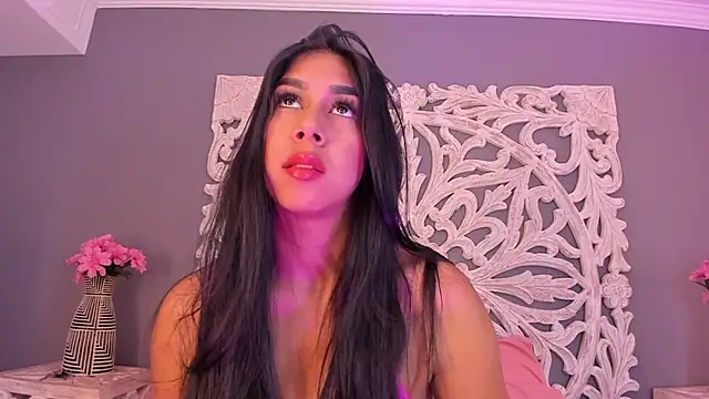 Snapshot of AnnieGibbyns chatting on 12/05/25, 08:38 AnnieGibbyns online show from 12/05/25, 08:38