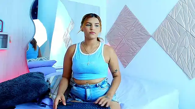 Snapshot of ZaraRousse chatting on 09/27/25, 03:33 ZaraRousse online show from 09/27/25, 03:33