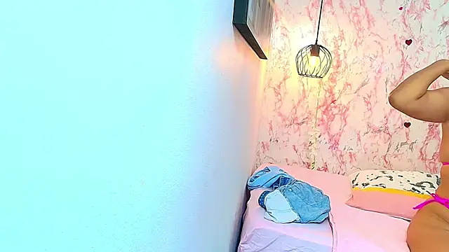 Snapshot of ZaraRousse chatting on 09/28/25, 03:23 ZaraRousse online show from 09/28/25, 03:23