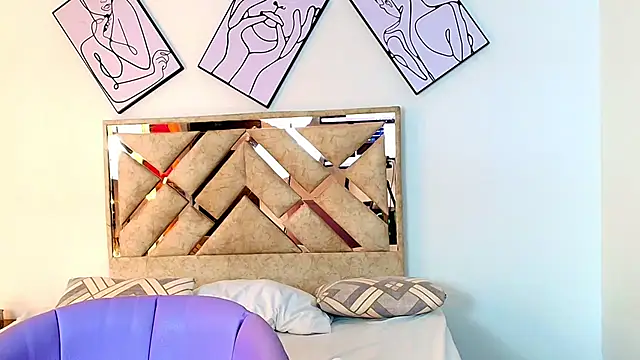 Snapshot of ZaraRousse chatting on 10/11/25, 03:28 ZaraRousse online show from 10/11/25, 03:28