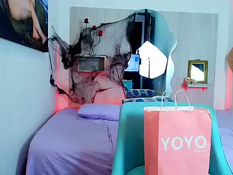 Snapshot of ZaraRousse chatting on 10/26/25, 03:23 ZaraRousse online show from 10/26/25, 03:23