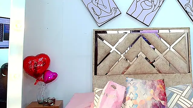 Snapshot of ZaraRousse chatting on 12/04/25, 03:16 ZaraRousse online show from 12/04/25, 03:16