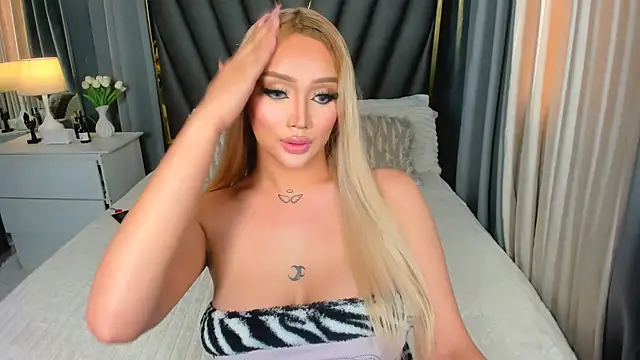 KylieSonique online show from 12/03/25, 12:18