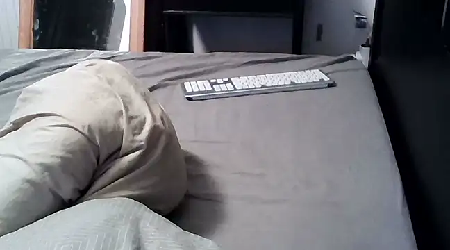 Snapshot of Gaybud chatting on 03/14/25, 05:57 Gaybud online show from 03/14/25, 05:57