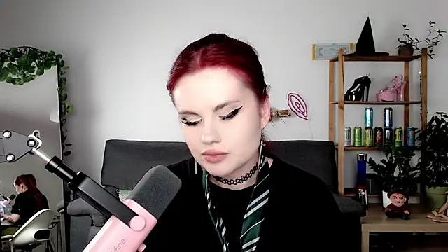 Della Ideal online show from 09/21/25, 06:42