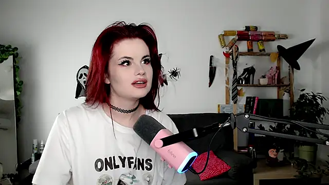 Della Ideal online show from 10/21/25, 08:48