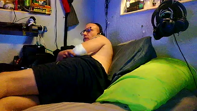Snapshot of PornStro921 chatting on 03/23/26, 04:49 PornStro921 online show from 03/23/26, 04:49
