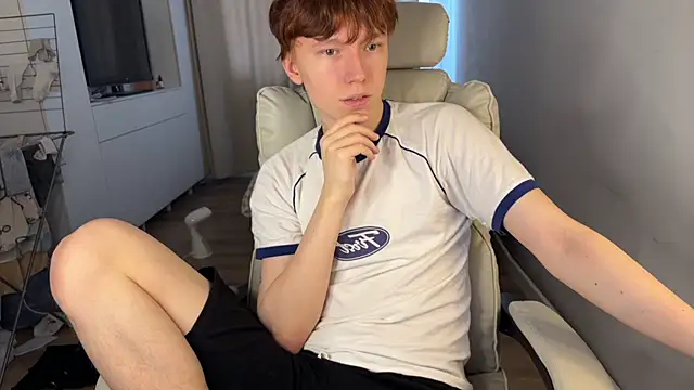 Snapshot of tommy_colson chatting on 11/04/25, 10:47 tommy colson online show from 11/04/25, 10:47