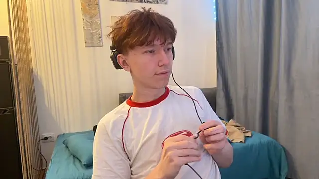 Snapshot of tommy_colson chatting on 12/19/25, 09:27 tommy colson online show from 12/19/25, 09:27