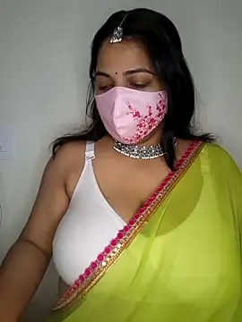 Snapshot of Mazzakiinn chatting on 10/29/25, 04:37 Mazzakiinn online show from 10/29/25, 04:37