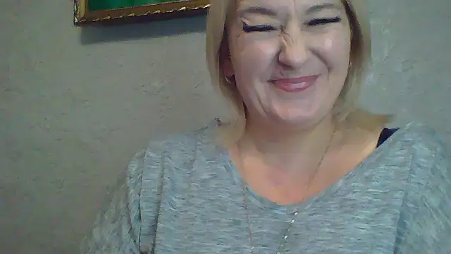 ArielXLoveresss online show from 10/16/25, 03:02