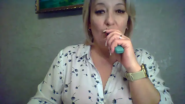 ArielXLoveresss online show from 11/04/25, 07:24