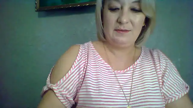 ArielXLoveresss online show from 11/18/25, 11:03