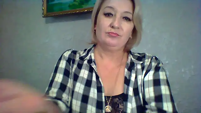 ArielXLoveresss online show from 11/25/25, 08:36