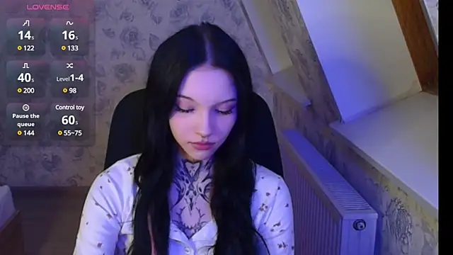 mefwhore online show from 03/19/25, 07:17