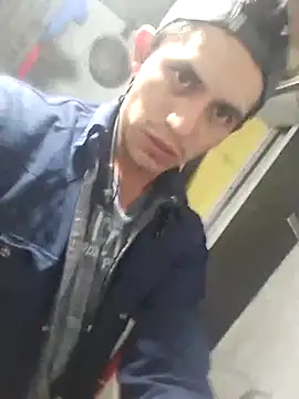 Snapshot of cachondo93 chatting on 02/27/25, 12:54 cachondo93 online show from 02/27/25, 12:54