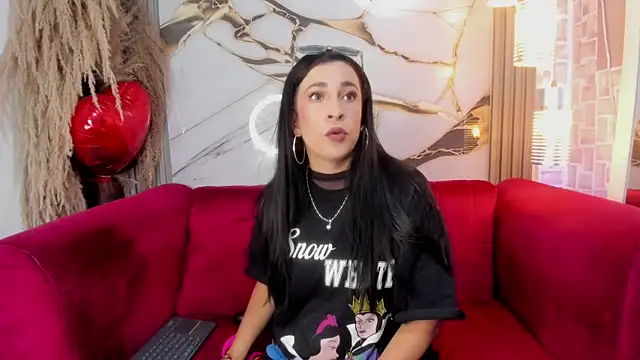 Bella williamss  online show from 06/15/26, 07:38