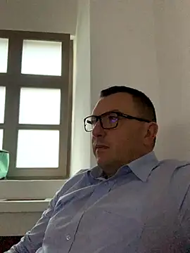 Mike8523 online show from 11/11/25, 05:29