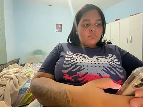 Snapshot of thataa_paixao chatting on 03/17/25, 07:15 thataa paixao online show from 03/17/25, 07:15