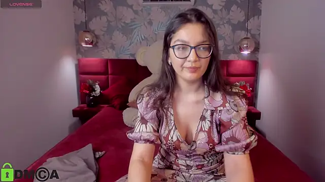 Snapshot of ZarifaRoot chatting on 02/26/25, 11:15 ZarifaRoot online show from 02/26/25, 11:15