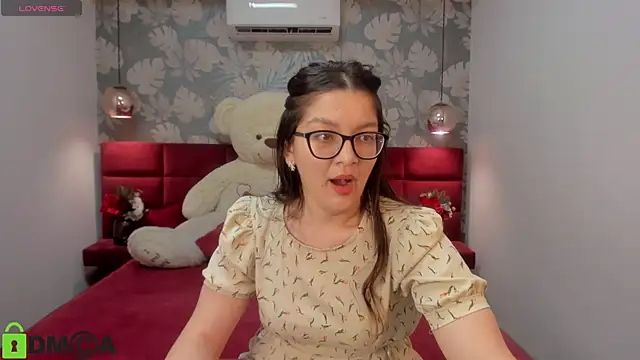 Snapshot of ZarifaRoot chatting on 03/04/25, 04:06 ZarifaRoot online show from 03/04/25, 04:06