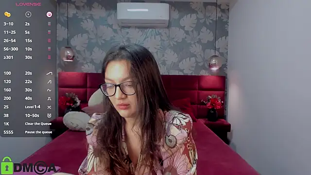 Snapshot of ZarifaRoot chatting on 03/08/25, 12:00 ZarifaRoot online show from 03/08/25, 12:00