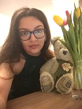 Snapshot of ZarifaRoot chatting on 03/10/25, 09:18 ZarifaRoot online show from 03/10/25, 09:18