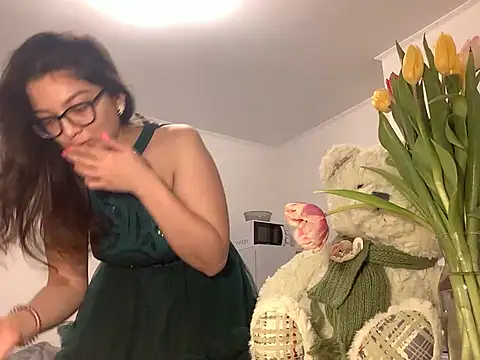 Snapshot of ZarifaRoot chatting on 03/11/25, 12:22 ZarifaRoot online show from 03/11/25, 12:22