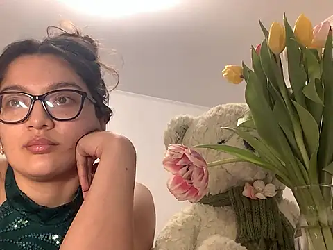 Snapshot of ZarifaRoot chatting on 03/11/25, 03:26 ZarifaRoot online show from 03/11/25, 03:26