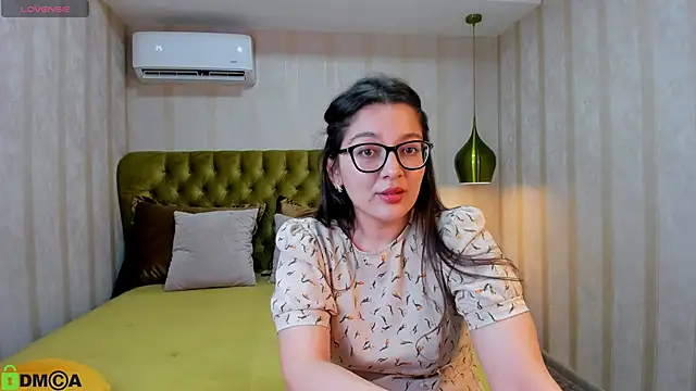 Snapshot of ZarifaRoot chatting on 03/15/25, 11:08 ZarifaRoot online show from 03/15/25, 11:08