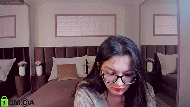 Snapshot of ZarifaRoot chatting on 03/16/25, 07:38 ZarifaRoot online show from 03/16/25, 07:38