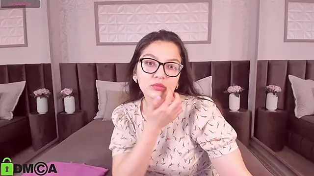 Snapshot of ZarifaRoot chatting on 03/20/25, 08:40 ZarifaRoot online show from 03/20/25, 08:40