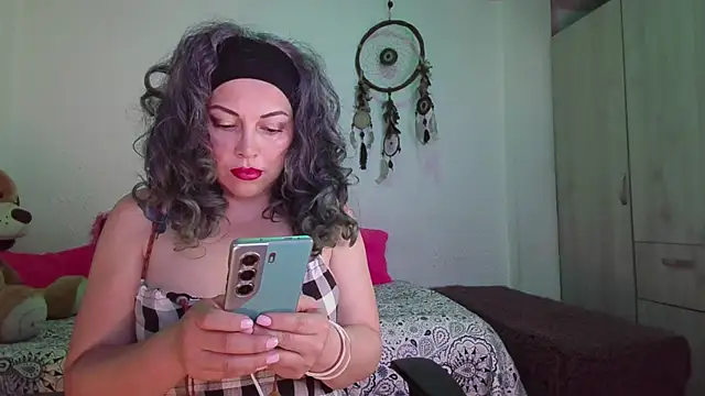 Snapshot of Victoria_Lover chatting on 10/28/25, 03:54 Victoria Lover online show from 10/28/25, 03:54