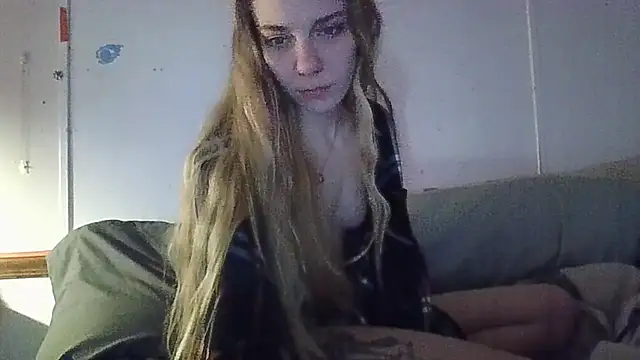 qtkayyzzxoxo online show from 03/17/25, 07:37