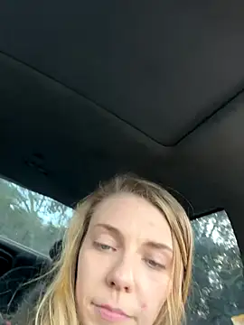 qtkayyzzxoxo online show from 10/21/25, 10:10