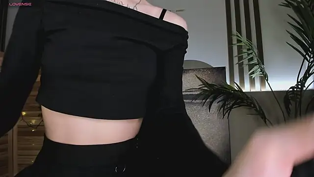 Snapshot of lisbatsyy chatting on 03/12/25, 04:46 lisbatsyy online show from 03/12/25, 04:46