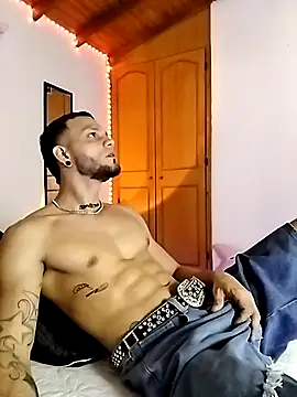 Snapshot of morenosiam chatting on 11/23/25, 02:00 morenosiam online show from 11/23/25, 02:00