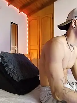 Snapshot of morenosiam chatting on 11/30/25, 10:25 morenosiam online show from 11/30/25, 10:25