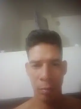 Snapshot of calientesexo69 chatting on 11/17/25, 09:42 calientesexo69 online show from 11/17/25, 09:42