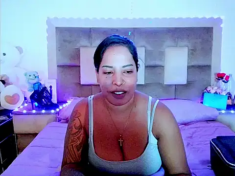Snapshot of indiantopaz694u chatting on 04/23/26, 04:24 indiantopaz694u online show from 04/23/26, 04:24