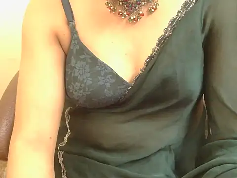 Snapshot of Lovely_Manvi chatting on 10/19/25, 11:44 Lovely Manvi online show from 10/19/25, 11:44