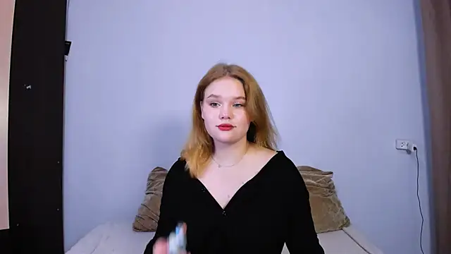 LaseyMoon online show from 09/21/25, 11:12