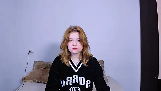 LaseyMoon online show from 10/15/25, 10:21