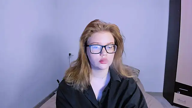 LaseyMoon online show from 11/16/25, 01:33