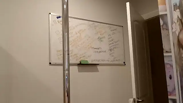 Snapshot of princesskimamii chatting on 11/09/25, 09:57 princesskimamii online show from 11/09/25, 09:57