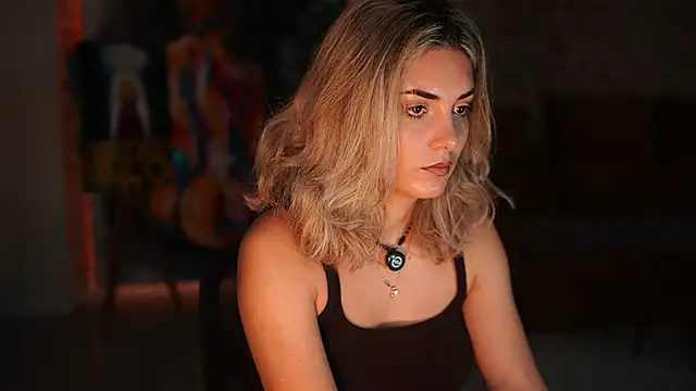 Snapshot of _Allie_ chatting on 11/12/25, 06:03 Allie online show from 11/12/25, 06:03