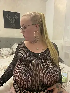 Snapshot of kahyhot chatting on 09/26/25, 06:23 kahyhot online show from 09/26/25, 06:23