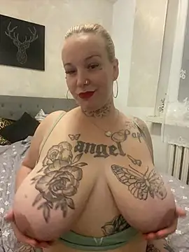 Snapshot of kahyhot chatting on 10/10/25, 07:24 kahyhot online show from 10/10/25, 07:24